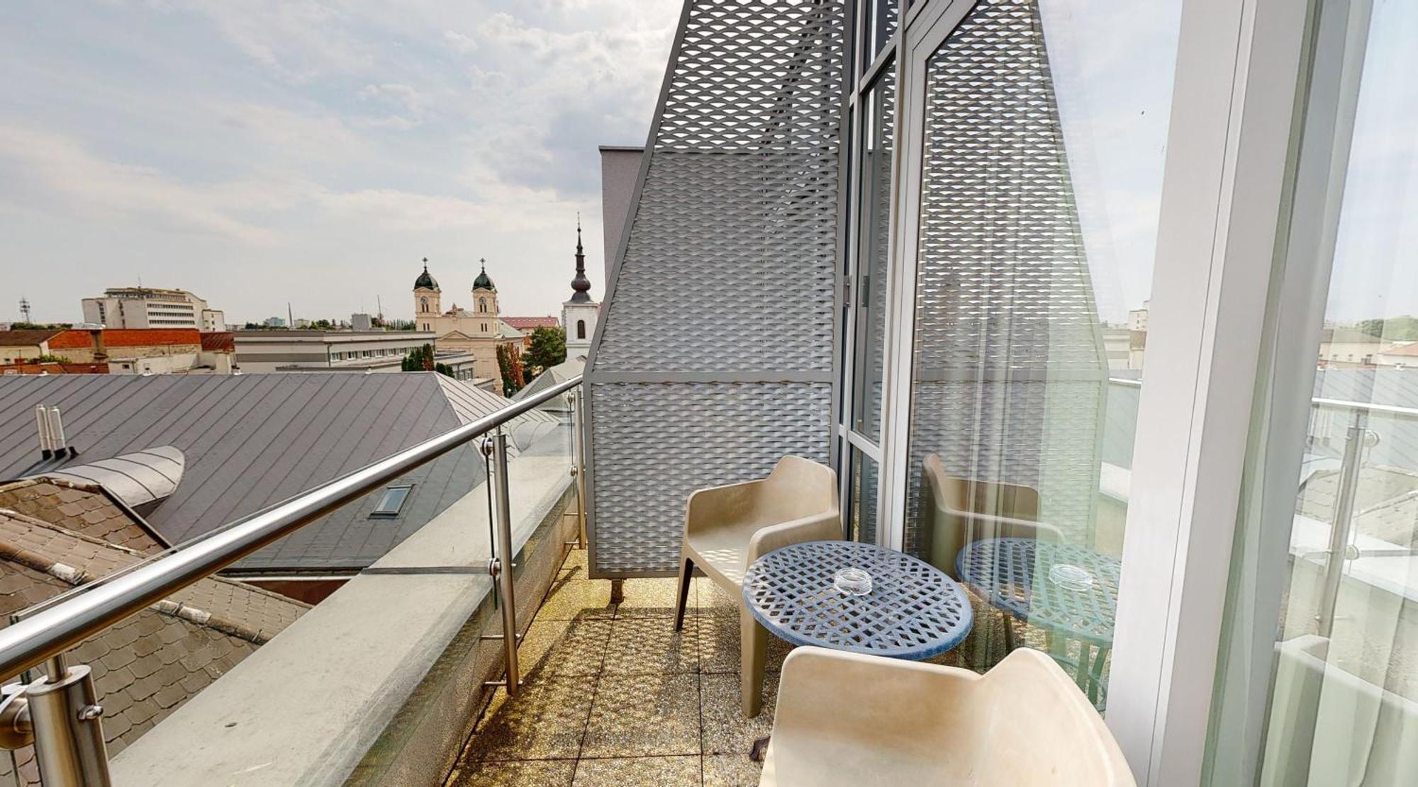 Business Hotel Astrum Laus Levice Exterior foto