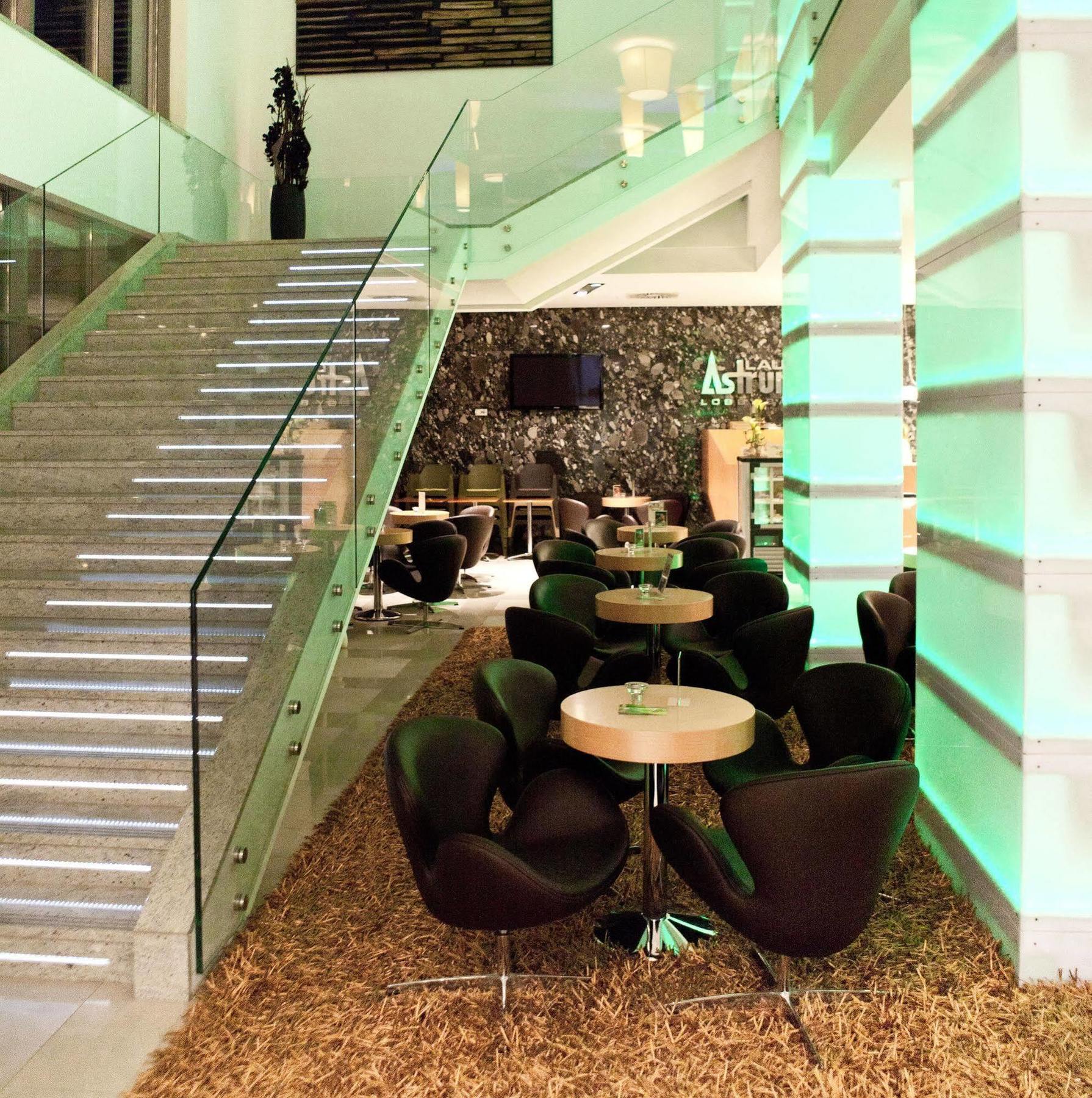 Business Hotel Astrum Laus Levice Exterior foto