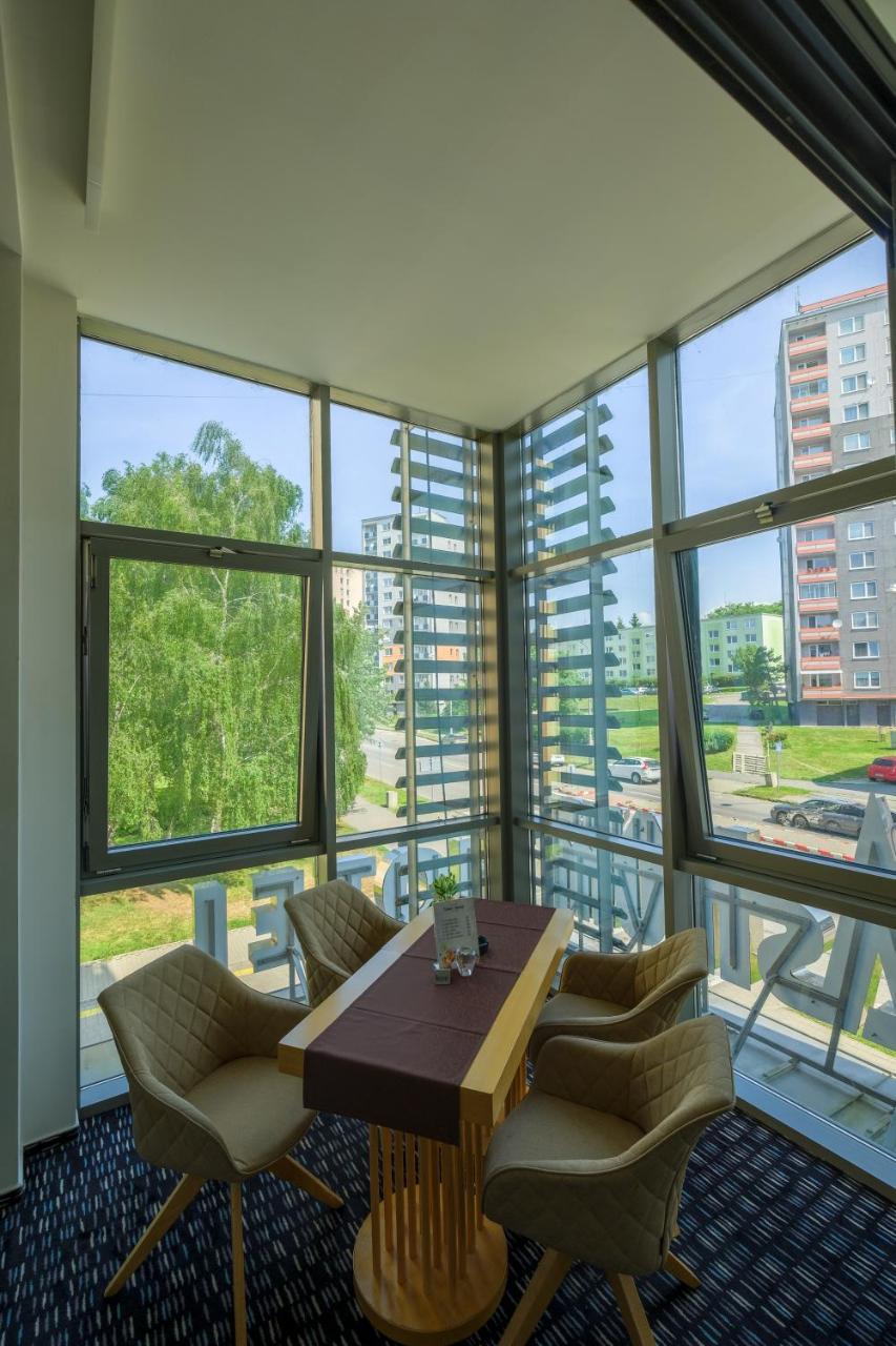 Business Hotel Astrum Laus Levice Exterior foto